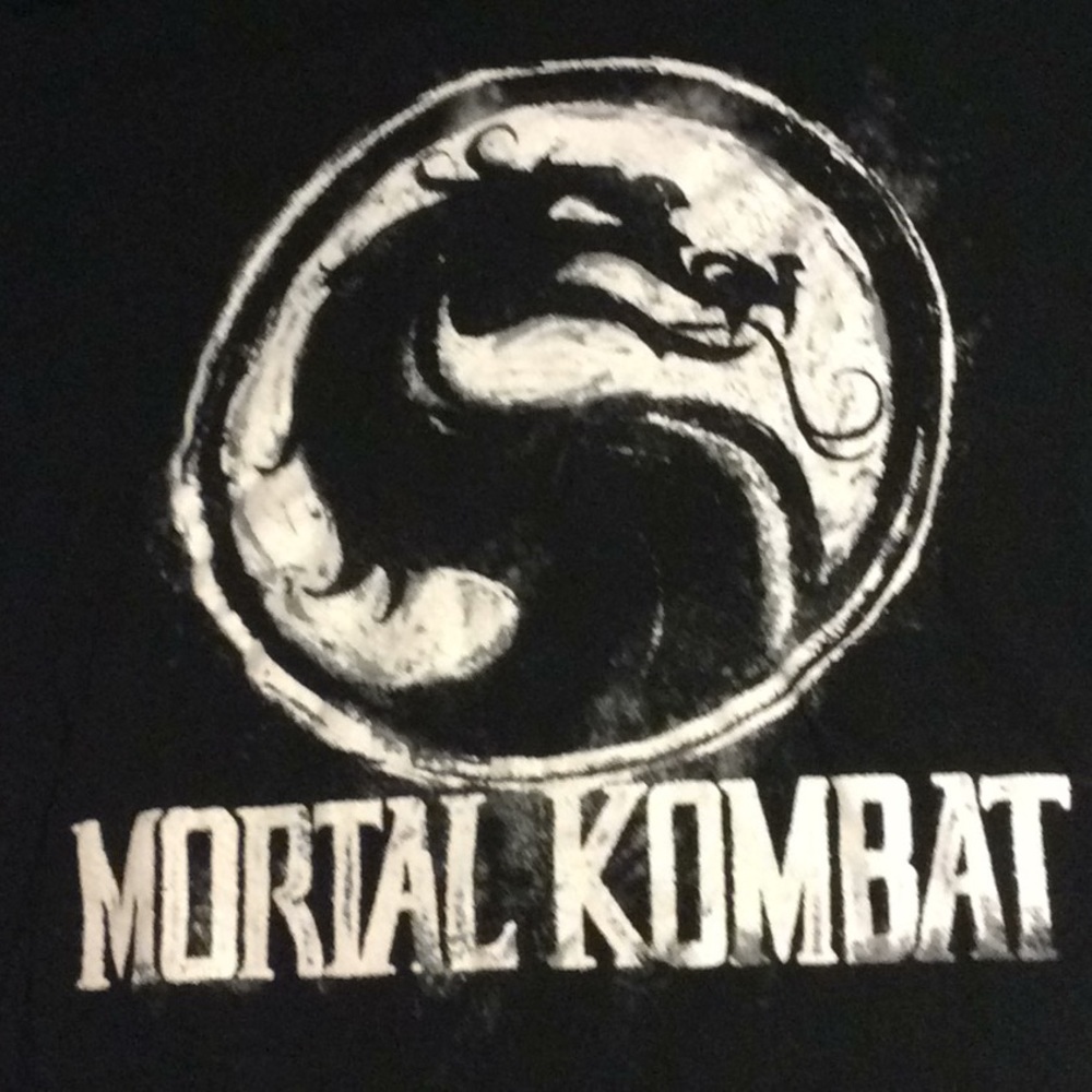 Mortal Kombat Tee size medium.  M150